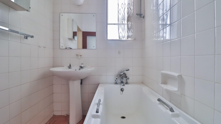 2 Bedroom Property for Sale in Summerstrand Eastern Cape